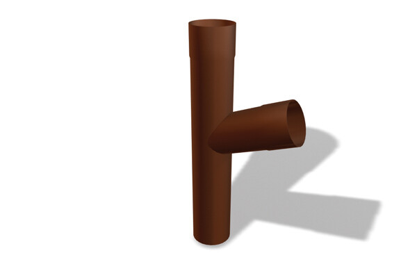 Trójnik PREFA, dostępny w rozmiarach Ø 80, 100 i 120 mm, umożliwia praktyczne przejście z rury pionowej do poziomej w systemach odwadniających dach.